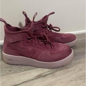 Nike aThe Force Is Female size 8